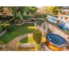 EXCLUSIVO CHALET EN LA NAVATA
