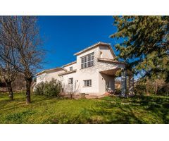MAGNÍFICO CHALET INDEPENDIENTE EN GUADARRAMA – URBANIZACIÓN PRIVADA