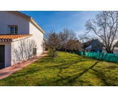 MAGNÍFICO CHALET INDEPENDIENTE EN GUADARRAMA – URBANIZACIÓN PRIVADA