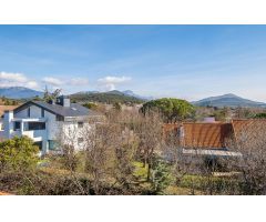 MAGNÍFICO CHALET INDEPENDIENTE EN GUADARRAMA – URBANIZACIÓN PRIVADA