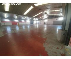 ESTUPENDA NAVE EN EL POLÍGONO EL PINO CON PATIO