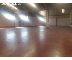 ESTUPENDA NAVE EN EL POLÍGONO EL PINO CON PATIO