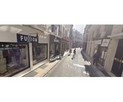 EXCELENTE LOCAL COMERCIAL EN EL CENTRO DE LA CIUDAD