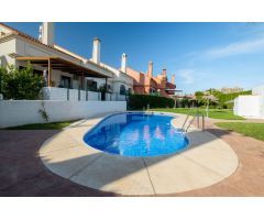 Chalet adosado en venta en Los Pacos