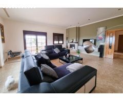 Chalet con piscina en Novelda
