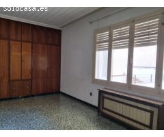 SE VENDE PISO MUY AMPLIO EN MONOVAR