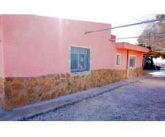Chalet con piscina a reformar