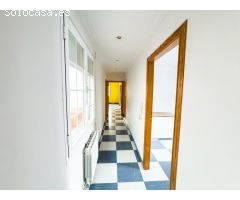 Se alquila o se vende espectacular casa en el centro de Cúllar.
