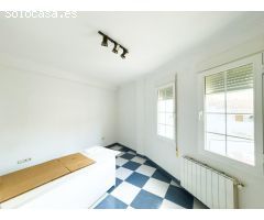 Se alquila o se vende espectacular casa en el centro de Cúllar.