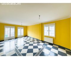 Se alquila o se vende espectacular casa en el centro de Cúllar.