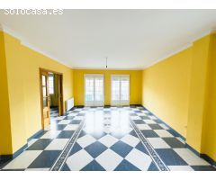 Se alquila o se vende espectacular casa en el centro de Cúllar.