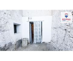 Cueva con terreno en Huéscar