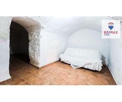 Cueva con terreno en Huéscar