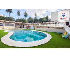 Villa de Lujo en Venta del Peral, Cúllar (Granada).
