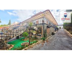 Villa de Lujo en Venta del Peral, Cúllar (Granada).