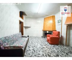 ???? Casa en Cúllar con 3 Viviendas y Cochera Independiente
