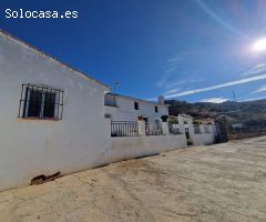 EXCELENTE FINCA DE 50 HECTAREAS CON VIVIENDA Y NAVES PARA GANADO
