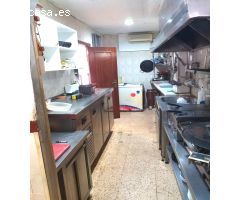 LOCAL COMERCIAL A LA VENTA EN MONCADA CON ACCESO A PATIO.