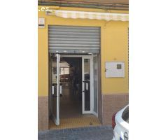 LOCAL COMERCIAL A LA VENTA EN MONCADA CON ACCESO A PATIO.