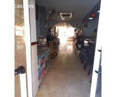 LOCAL COMERCIAL A LA VENTA EN MONCADA CON ACCESO A PATIO.