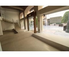 Exclusivo Local Comercial en Plaza Castellini: Un Espacio con Carácter y Potencial Ilimitado