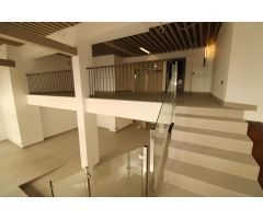 Exclusivo Local Comercial en Plaza Castellini: Un Espacio con Carácter y Potencial Ilimitado