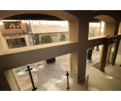 Exclusivo Local Comercial en Plaza Castellini: Un Espacio con Carácter y Potencial Ilimitado