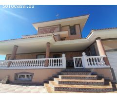 MAGNIFICO CHALET URBANO A 10 MINUTOS DE ALICANTE