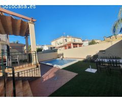 CHALET PAREADO EN PARAISO ARENAL