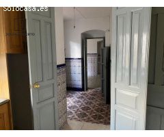Casa de pueblo, en el centro de Esparragosa de la Serena (Badajoz)