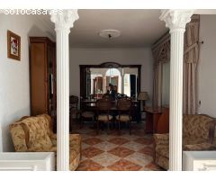 ENCANTO Y ESPACIO EN UNA CASA DE PUEBLO CON PERSONALIDAD