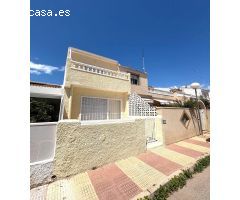 Bungalow tranquilo en El Limonar con piscina comunitaria.