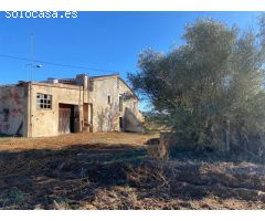 CASA RÚSTICA AMB GRAN TERRENY EN VENTA A CASSÀ DE LA SELVA