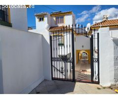 Encanto andaluz junto al mar – Chalet adosado en La Colina - Torremolinos