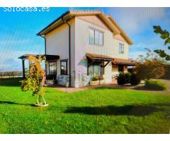 ESTUPENDO  CHALET EN EL PUEBLO DE EGUILETA PARA ENTRAR A VIVIR