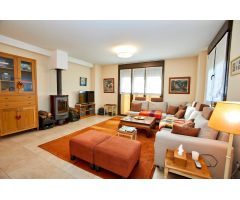 ESTUPENDO  CHALET EN EL PUEBLO DE EGUILETA PARA ENTRAR A VIVIR