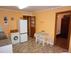 VIVIENDA EN LA CALLE ZAPATERÍA JUNTO AL CANTÓN DE LAS CARNICERÍAS