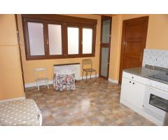 VIVIENDA EN LA CALLE ZAPATERÍA JUNTO AL CANTÓN DE LAS CARNICERÍAS