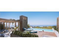 Villa pareada de lujo con 4 dormitorios y vistas al mar en Marbella