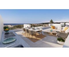 Ático de 3 dormitorios con vistas al mar en Estepona