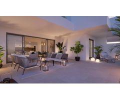 Ático de 3 dormitorios con vistas al mar en Estepona