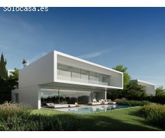Villa de lujo en Estepona: vida junto al campo de golf con impresionantes vistas al Mediterráneo