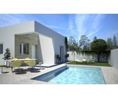 Precioso chalet independiente moderno de 2 dormitorios de nueva construcción con piscina privada en 