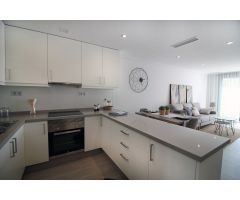 Preciosos bungalows de 3 dormitorios, 2 baños de nueva construcción en planta baja y 1a planta con p