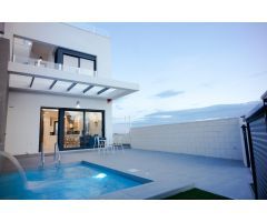 Moderno chalet pareado de 3 dormitorios de nueva construcción con piscina privada en Villamartín