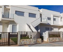 Atractivo bungalow moderno de 2 dormitorios con piscina comunitaria en el campo de golf de Vistabell