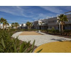 Atractivo bungalow moderno de 2 dormitorios con piscina comunitaria en el campo de golf de Vistabell