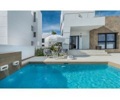 Villa independiente moderna de 3 dormitorios de nueva construcción con piscina privada en Doña Pepa,