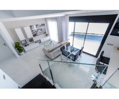 Elegante villa independiente de 3 dormitorios de nueva construcción con piscina privada y ducha sola