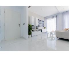 Elegante villa independiente de 3 dormitorios de nueva construcción con piscina privada y ducha sola